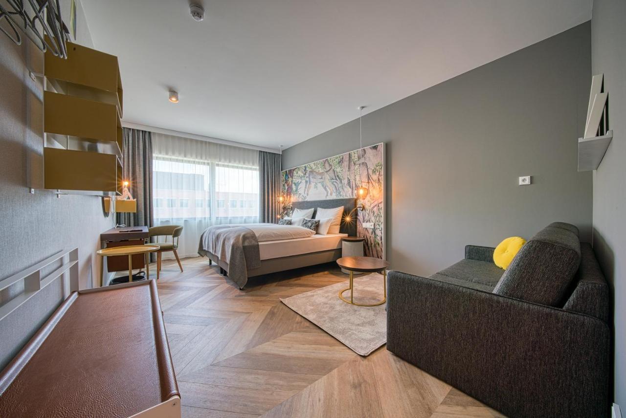Vienna House Easy By Wyndham Amsterdam Airport Schiphol Hotel โฮฟด์ดอร์ป ภายนอก รูปภาพ