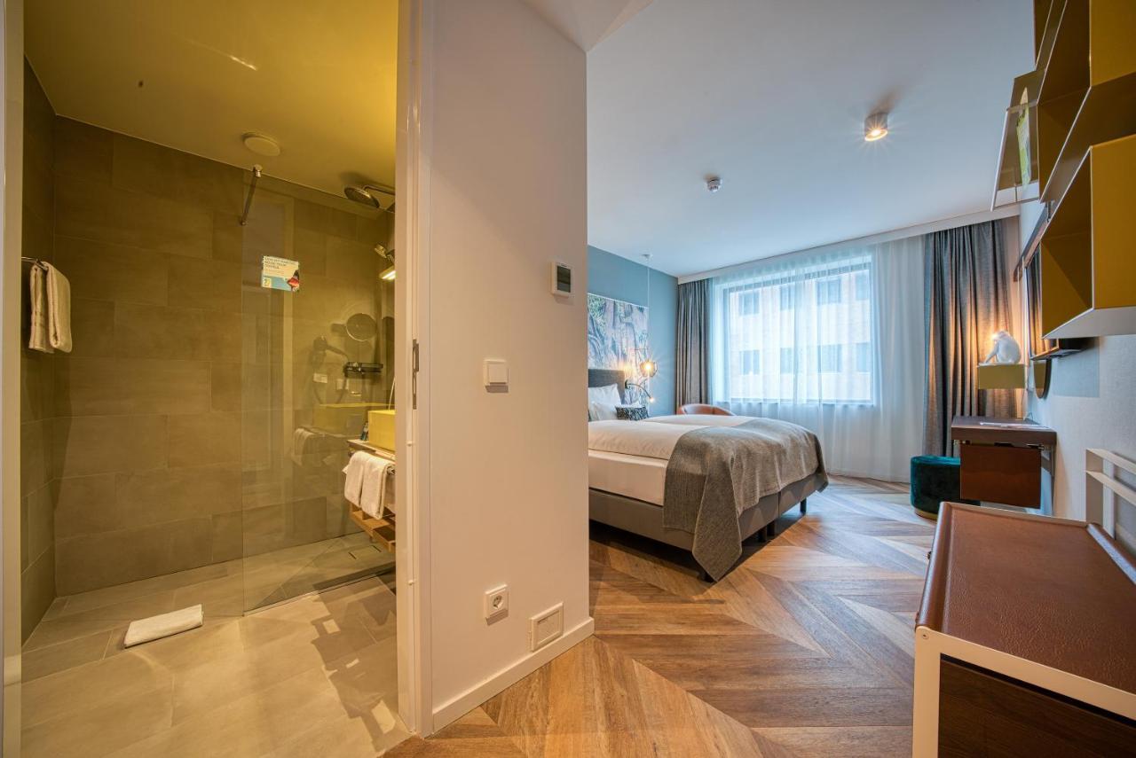 Vienna House Easy By Wyndham Amsterdam Airport Schiphol Hotel โฮฟด์ดอร์ป ภายนอก รูปภาพ