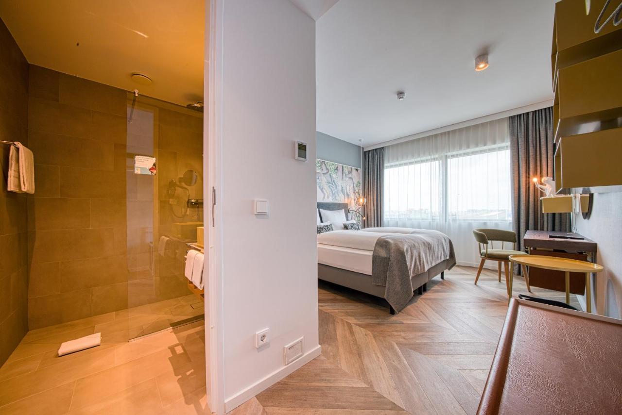 Vienna House Easy By Wyndham Amsterdam Airport Schiphol Hotel โฮฟด์ดอร์ป ภายนอก รูปภาพ