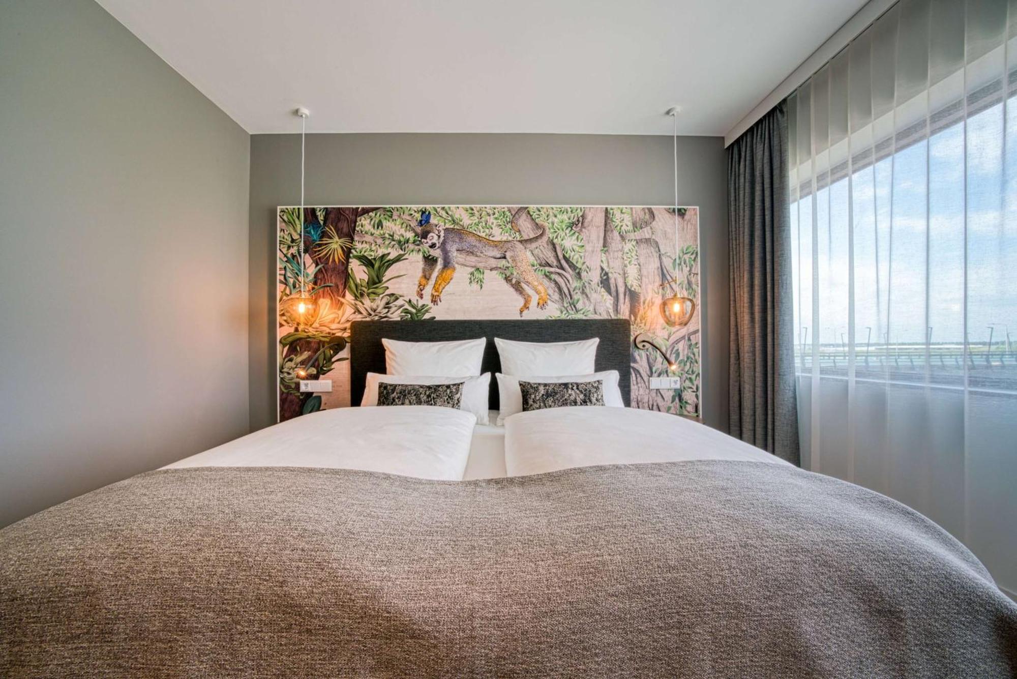 Vienna House Easy By Wyndham Amsterdam Airport Schiphol Hotel โฮฟด์ดอร์ป ภายนอก รูปภาพ