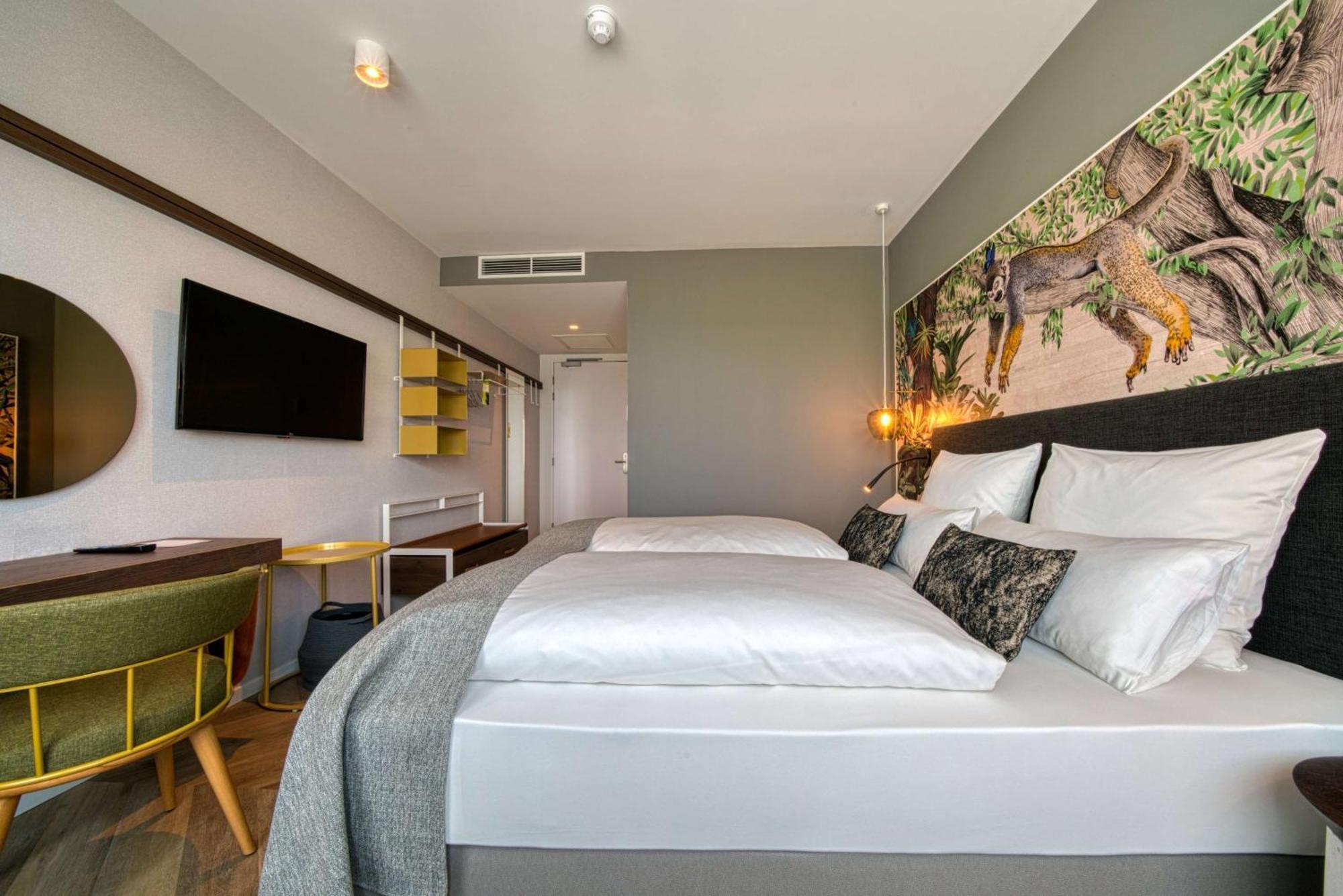 Vienna House Easy By Wyndham Amsterdam Airport Schiphol Hotel โฮฟด์ดอร์ป ภายนอก รูปภาพ