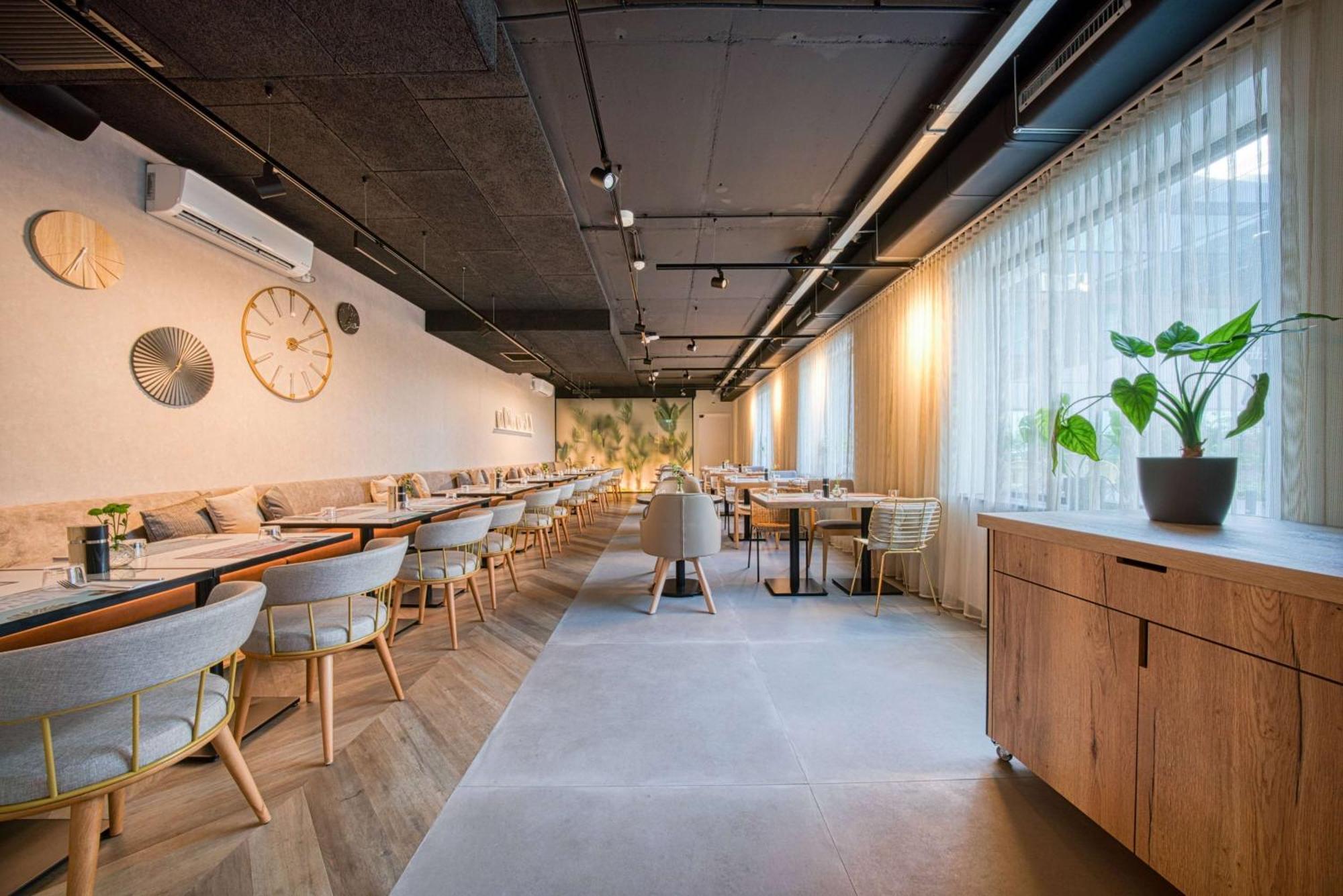 Vienna House Easy By Wyndham Amsterdam Airport Schiphol Hotel โฮฟด์ดอร์ป ภายนอก รูปภาพ