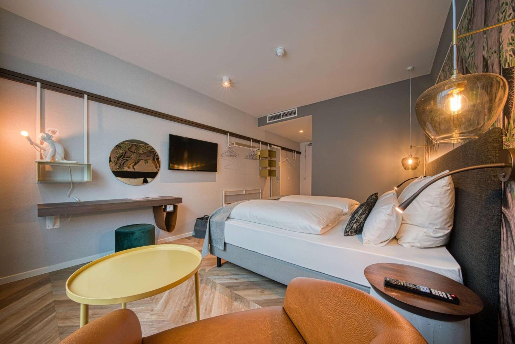 Vienna House Easy By Wyndham Amsterdam Airport Schiphol Hotel โฮฟด์ดอร์ป ภายนอก รูปภาพ
